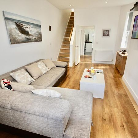 Holiday Home Hot Tub & Sauna Bornemouth Extérieur photo