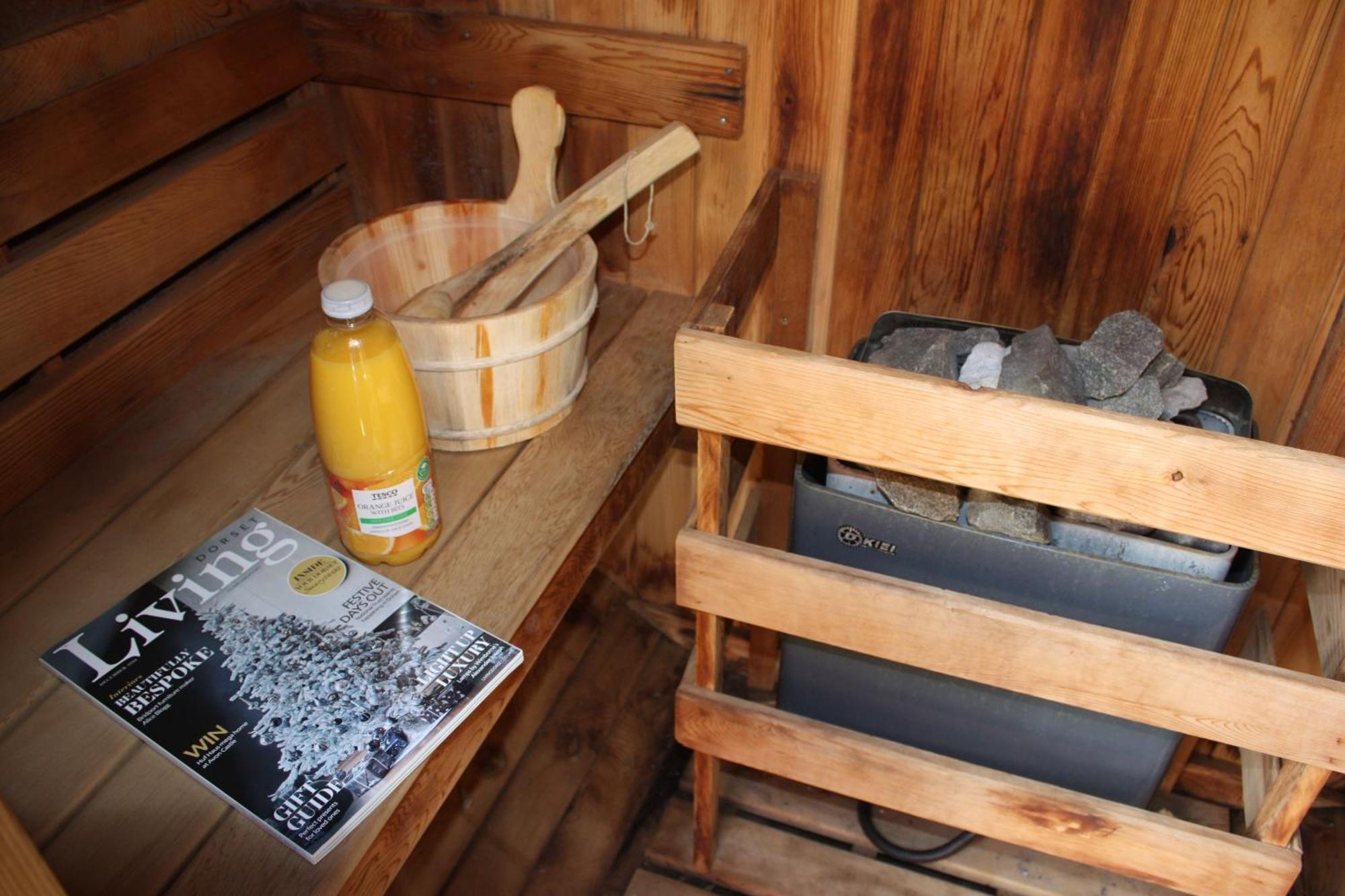 Holiday Home Hot Tub & Sauna Bornemouth Extérieur photo