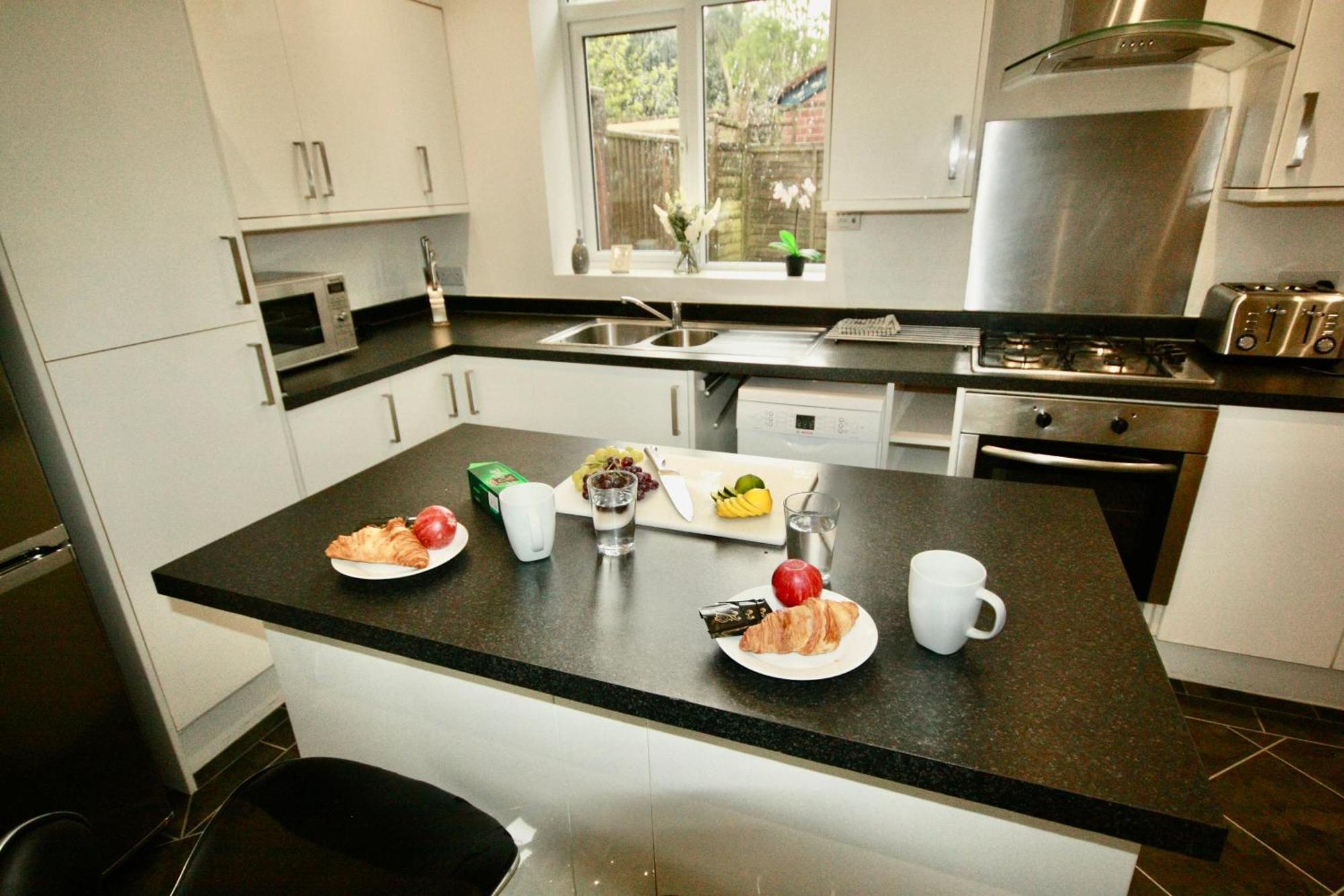 Holiday Home Hot Tub & Sauna Bornemouth Extérieur photo