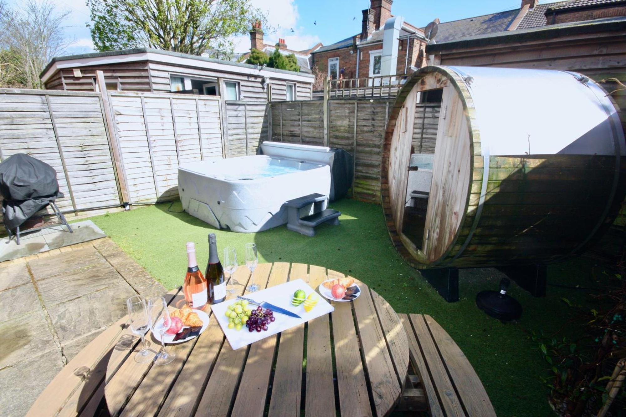 Holiday Home Hot Tub & Sauna Bornemouth Extérieur photo